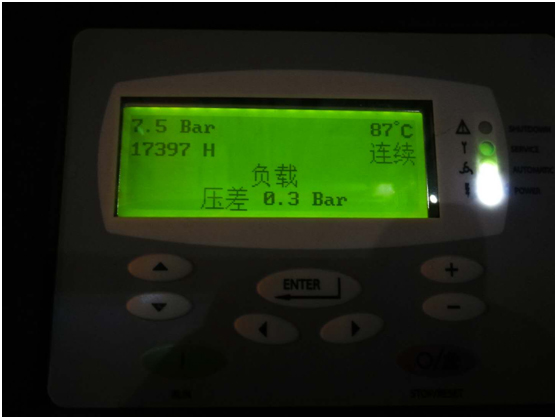 油氣分離器使用過(guò)程中因壓差過(guò)高被擊穿，造成跑油，油分配料不匹配造成壓差過(guò)高(圖5)